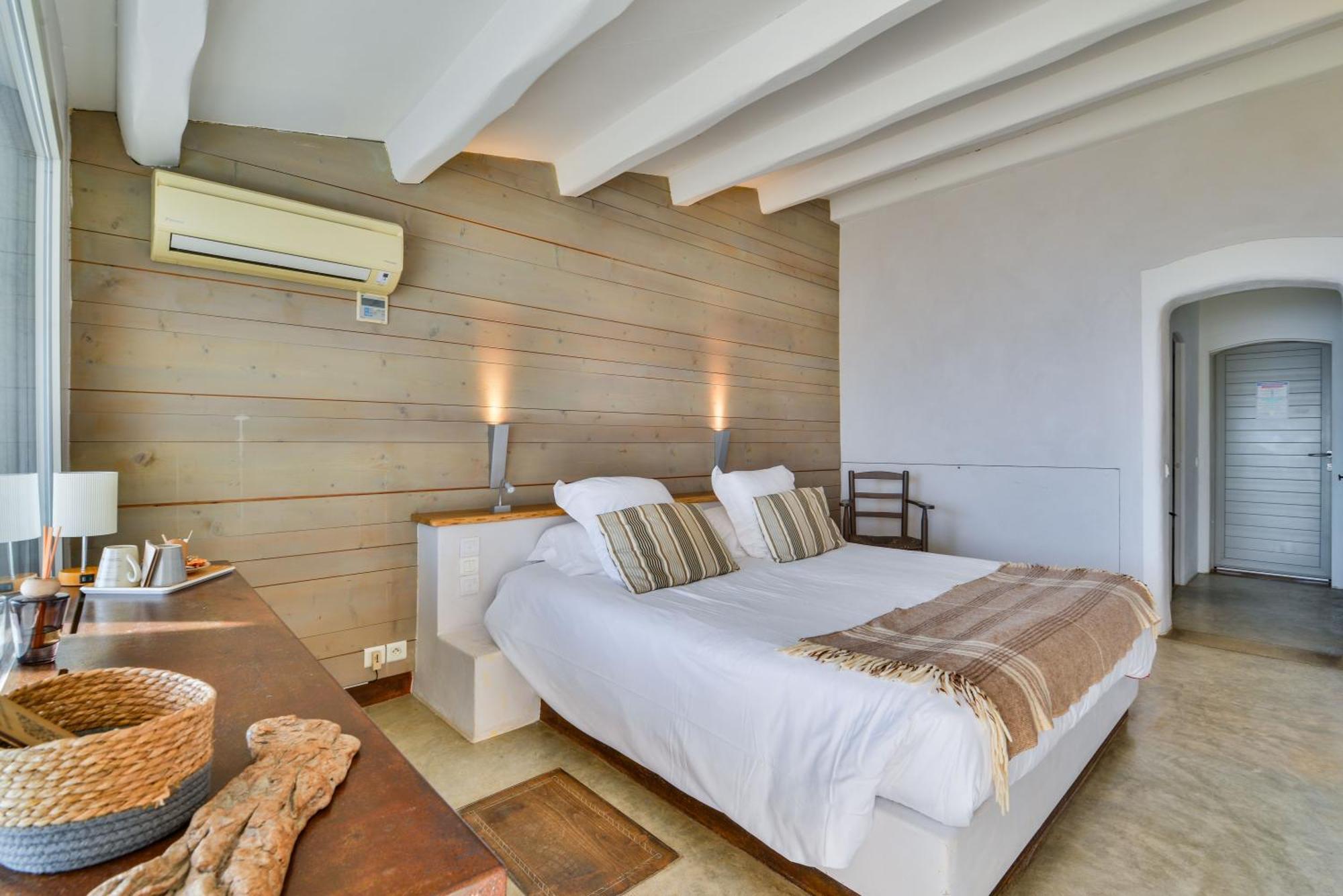 Sainte Helene Adult Only *